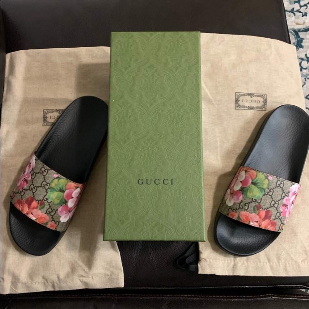 Women’s Gucci sandal